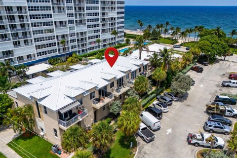 Townhouse in Deerfield Beach, Florida 2 bedrooms, 124.49 sq.m. № 2260020 - photo 27