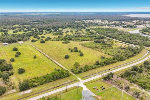 Commercial property in Lake Wales, Florida 321.44 sq.m. № 2394243 - photo 3