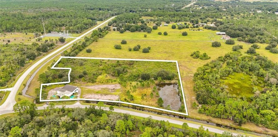 Commercial property in Lake Wales, Florida 321.44 sq.m. № 2394243