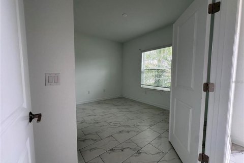 Villa ou maison à louer à Davenport, Floride: 4 chambres, 317.63 m2 № 2400362 - photo 6