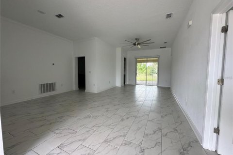 Villa ou maison à louer à Davenport, Floride: 4 chambres, 317.63 m2 № 2400362 - photo 3