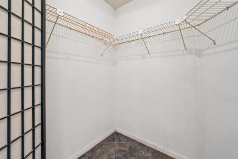 Condo in Tamarac, Florida, 2 bedrooms  № 2191942 - photo 26