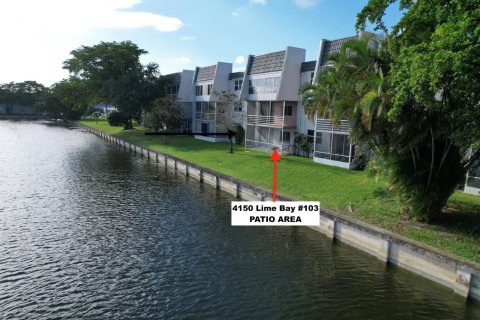 Condo in Tamarac, Florida, 2 bedrooms  № 2191942 - photo 11
