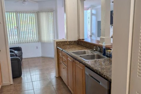 Copropriété à vendre à Pembroke Pines, Floride: 2 chambres, 126.72 m2 № 2084169 - photo 4