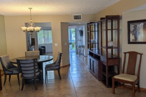 Copropriété à vendre à Pembroke Pines, Floride: 2 chambres, 126.72 m2 № 2084169 - photo 14