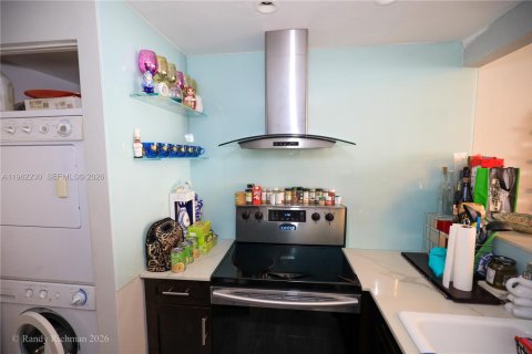 Снять в аренду кондоминиум в Майами, Флорида 1 спальня, 70.33м2, № 2025874 - фото 3