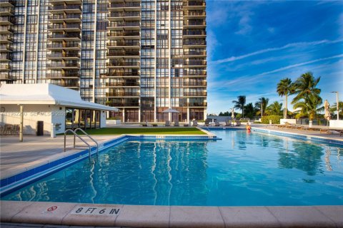 Снять в аренду кондоминиум в Майами, Флорида 1 спальня, 70.33м2, № 2025874 - фото 8