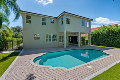 House in Delray Beach, Florida 6 bedrooms, 352.29 sq.m. № 2261216 - photo 7