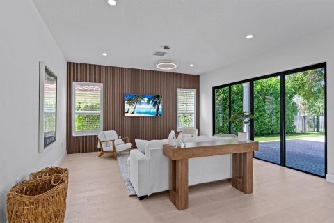 House in Delray Beach, Florida 6 bedrooms, 352.29 sq.m. № 2261216 - photo 4