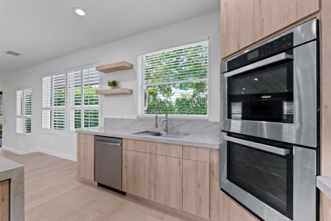 House in Delray Beach, Florida 6 bedrooms, 352.29 sq.m. № 2261216 - photo 29