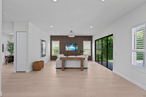 House in Delray Beach, Florida 6 bedrooms, 352.29 sq.m. № 2261216 - photo 3