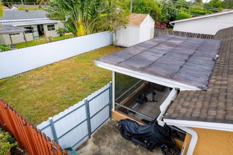 House in Sunrise, Florida 3 bedrooms, 103.96 sq.m. № 1970616 - photo 29