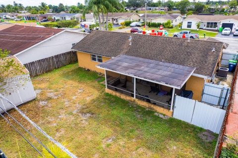 House in Sunrise, Florida 3 bedrooms, 103.96 sq.m. № 1970616 - photo 28