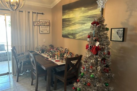 House in Sunrise, Florida 3 bedrooms, 103.96 sq.m. № 1970616 - photo 3