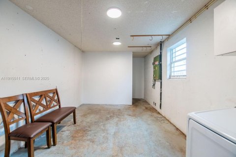 House in Sunrise, Florida 3 bedrooms, 103.96 sq.m. № 1970616 - photo 10