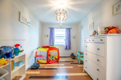 House in Sunrise, Florida 3 bedrooms, 103.96 sq.m. № 1970616 - photo 17