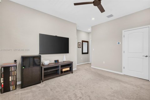 House in Oakland Park, Florida 3 bedrooms, 180.32 sq.m. № 2169328 - photo 20