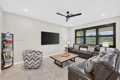 House in Oakland Park, Florida 3 bedrooms, 180.32 sq.m. № 2169328 - photo 4