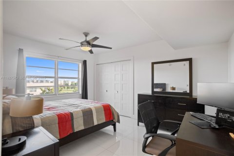 Condominio en venta en Pompano Beach, Florida, 3 dormitorios, 129.13 m2 № 1988101 - foto 28