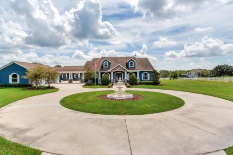 House in Plant City, Florida 5 bedrooms, 375.33 sq.m. № 1869108 - photo 6