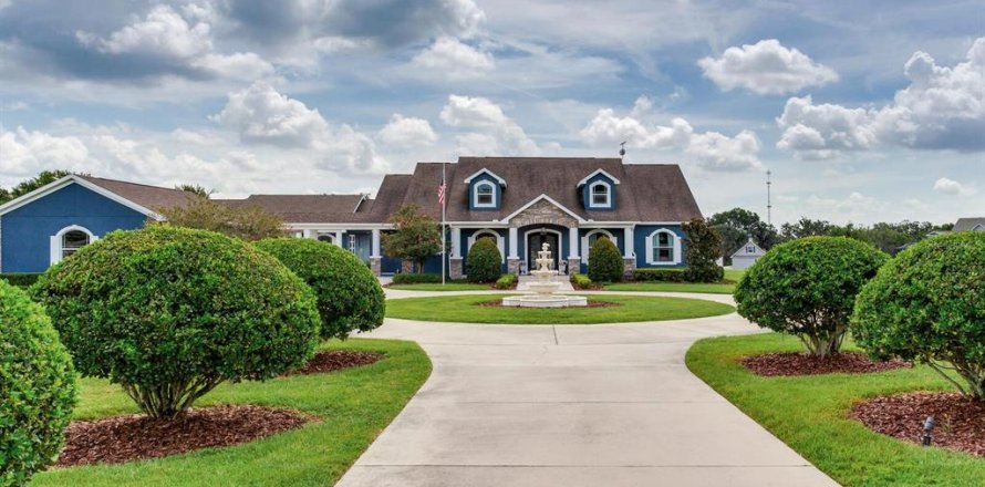 House in Plant City, Florida 5 bedrooms, 375.33 sq.m. № 1869108