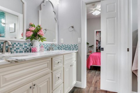House in Plant City, Florida 5 bedrooms, 375.33 sq.m. № 1869108 - photo 30