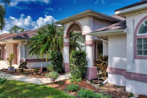 House in Palm Coast, Florida 3 bedrooms, 191.29 sq.m. № 1916059 - photo 3