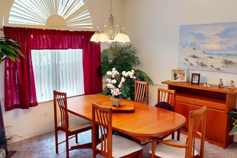 House in Palm Coast, Florida 3 bedrooms, 191.29 sq.m. № 1916059 - photo 8