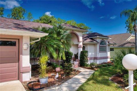 House in Palm Coast, Florida 3 bedrooms, 191.29 sq.m. № 1916059 - photo 2