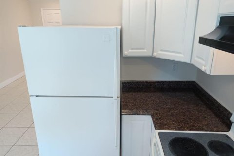 House in Davie, Florida 3 bedrooms, 83.15 sq.m. № 2262624 - photo 2