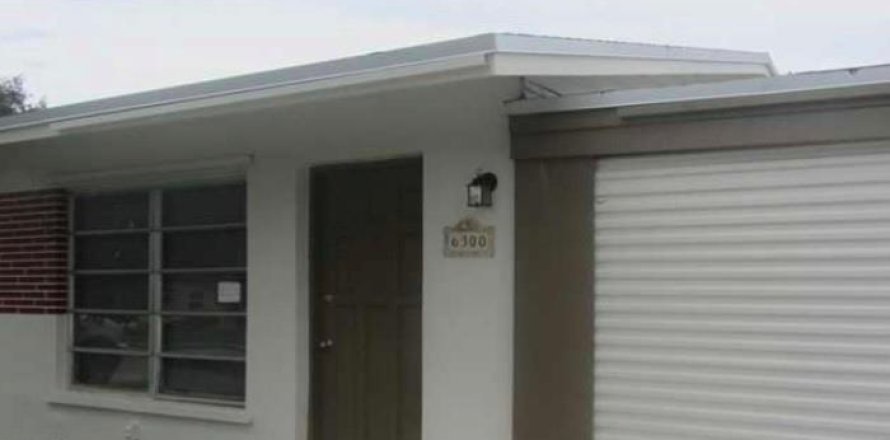 House in Davie, Florida 3 bedrooms, 83.15 sq.m. № 2262624