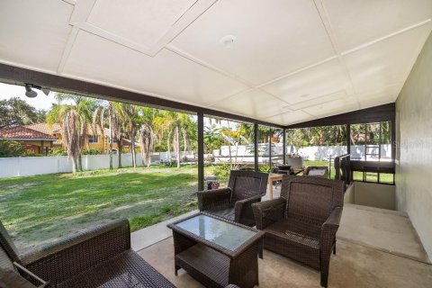 House in Lake Mary, Florida 4 bedrooms, 278.71 sq.m. № 2306032 - photo 24