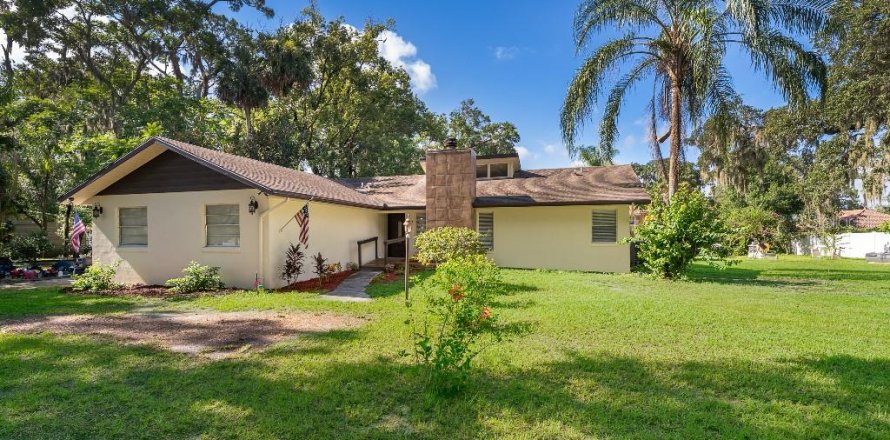 House in Lake Mary, Florida 4 bedrooms, 278.71 sq.m. № 2306032