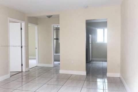 Appartement à louer à Opa-locka, Floride: 2 chambres, 85.47 m2 № 1967701 - photo 16