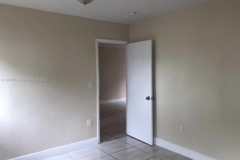 Appartement à louer à Opa-locka, Floride: 2 chambres, 85.47 m2 № 1967701 - photo 10