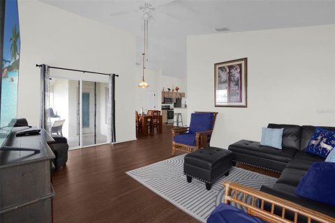Villa ou maison à vendre à Kissimmee, Floride: 3 chambres, 145.11 m2 № 2201324 - photo 5