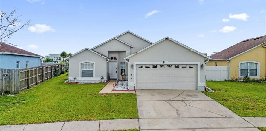 Villa ou maison à Kissimmee, Floride 3 chambres, 145.11 m2 № 2201324