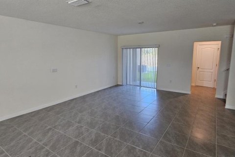 Adosado en alquiler en Kissimmee, Florida, 3 dormitorios, 144.93 m2 № 2285341 - foto 2