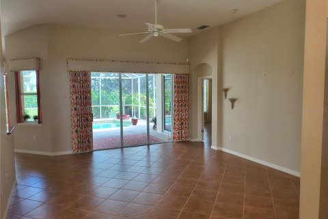 House in Englewood, Florida 3 bedrooms, 186.92 sq.m. № 1913325 - photo 4
