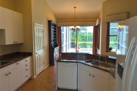 House in Englewood, Florida 3 bedrooms, 186.92 sq.m. № 1913325 - photo 14