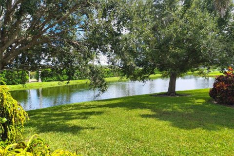 House in Englewood, Florida 3 bedrooms, 186.92 sq.m. № 1913325 - photo 24