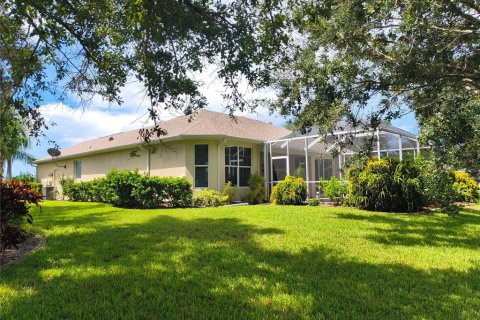 House in Englewood, Florida 3 bedrooms, 186.92 sq.m. № 1913325 - photo 25