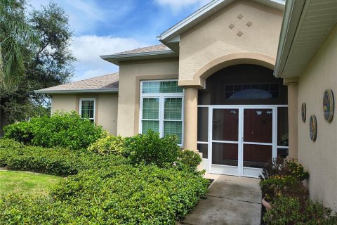 House in Englewood, Florida 3 bedrooms, 186.92 sq.m. № 1913325 - photo 2