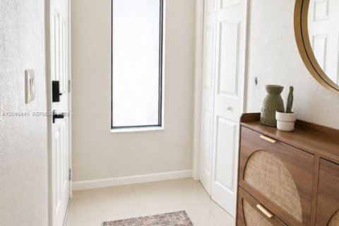Купить кондоминиум в Уэстон, Флорида 2 спальни, 114.36м2, № 2086681 - фото 3