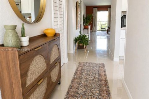 Купить кондоминиум в Уэстон, Флорида 2 спальни, 114.36м2, № 2086681 - фото 4