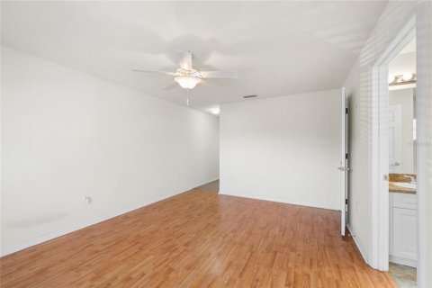 Condo in Gainesville, Florida, 2 bedrooms  № 2345142 - photo 11