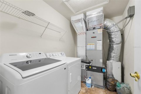 Condo in Gainesville, Florida, 2 bedrooms  № 2345142 - photo 22
