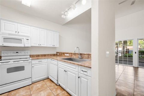 Condo in Gainesville, Florida, 2 bedrooms  № 2345142 - photo 8