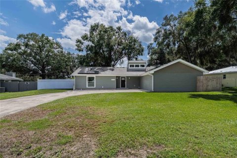 House in Lakeland, Florida 4 bedrooms, 173.36 sq.m. № 1918107 - photo 1