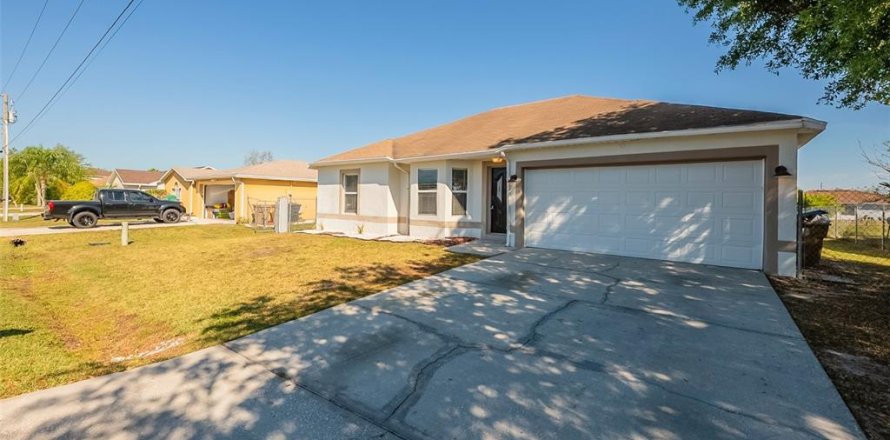 Villa ou maison à Kissimmee, Floride 3 chambres, 123.75 m2 № 1616848